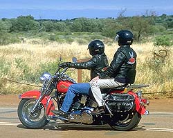 Harley-Fahrt um den Ayers Rock