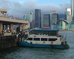 Fhre im Hafen, Hongkong