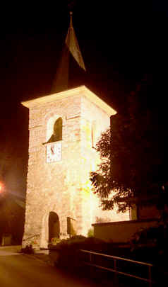 Kirchturm Leysin (Nachtaufnahme)
