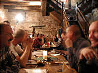 Am Tisch im Klausenhof